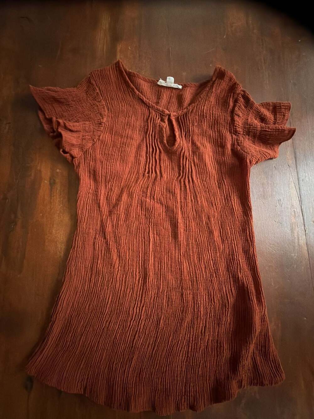 Mine Rust Orange Crinkle Gauze Flutter Sleeve Keyhole Top Size S
